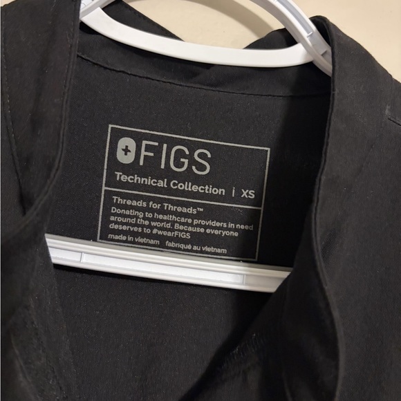 Figs Rafaela Cargo ScrubJumpSuit - Picture 5 of 5